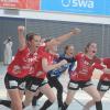 Pure Freude bei den Handballerinnen des TSV Haunstetten. Sie dürfen nach dem Sieg gegen Freiburg weiter vom Aufstieg in die 2. Liga träumen.  