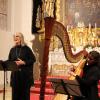 Die Mezzasopranistin Daniela Lex und die Harfenistin Deniz Esen traten beim ersten Konzert des Ulrichsjahrs in der Eresinger Pfarrkirche auf.