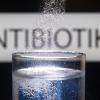 Antibiotika im Wasser ist wohl eine Gefahr für Patienten.