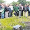 In die Unterwasserwelt abtauchen, ohne dabei nass zu werden, das konnten die Besucher gestern beim Tag der offenen Tür im schwäbischen Fischereihof in Salgen. Hunderte von Besuchern kamen und sahen auch dabei zu, wie die Forellen gefüttert wurden (Bild unten). 