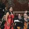 Anna Netrebko - hier bei einem Auftritt in Barvcelona - hat am Sonntagabend als Csárdásfürstin im ZDF-Silvesterkonzert aus der Semperoper in Dresden das Publikum verzückt. 