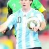 Feierte mit Argentinien einen 1:0-Auftaktsieg gegen Nigeria: Superstar Lionel Messi. Foto: dpa