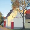 Das alte Feuerwehrhaus in Petersdorf kann sich wieder sehen lassen. In 300 Stunden Eigenleistung haben es die Mitglieder wieder hergerichtet. 