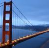 Bis zu 160.000 Fahrzeuge passieren täglich die Golden Gate Bridge. Als die Brücke vor 80 Jahren eröffnet wurde, feierte San Francisco ein ganzes Jahr lang. 