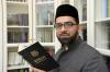 Der Augsburger Imam Mohammad Luqman Shahid leitet seit 2019 die Bait-un-Naseer-Moschee in Augsburg-Oberhausen.                       
