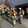 In einem Einfamilienhaus in Schondorf ist Chlorgas ausgetreten. Die Rettungskräfte rückten mit Spezialisten an. 