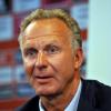 Bayerns Vorstandschef Karl-Heinz Rummenigge will keine Arroganz bei seinen Spieler sehen, stichelt selbst aber etwas gegen Borussia Dortmund.