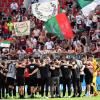 Der FC Augsburg feiert den Sieg in Leverkusen.
