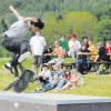 Wow: Adrian Lemelka zeigte beim Skatercontest in Welden, was er mit seinem Board drauf hat. 