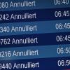 «Annulliert» Flüge auf einer Anzeigetafel am Flughafen Düsseldorf.