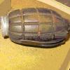 Englische Handgranate aus dem Zweiten Weltkrieg: Ein Fischer hat am Illerwehr bei Filzingen einen ähnlichen Sprengkörper entdeckt.