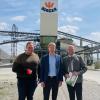 Sie hoffen auf grünes Licht für die schwimmenden PV-Anlagen auf dem Schlammsee im Süden von Dillingen (von links): Ulrich Reiner, Mark Wager und Fabian Mehring.
