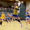 Alina Birnkammer (am Ball) startet mit den Schwabmünchner Handball-Frauen in die Meisterrunde.
