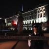 Die Polizei in London hat einen Mann mit einem Messer vor dem Buckingham-Palast festgenommen.