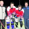 Es geht wieder los! Die Eisbären Burgau starten in die neue Landesligasaison. Doch auf Trainer Stanislav Hlozek , den Neuzugängen David Heinrich und Svatopluk Merka wartet eine schwere Saison. Der Kader ist dünn. Foto: Ernst Mayer