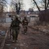 Ukrainische Soldaten in bachmut. Die ukrainische Militärführung hat beschlossen, die ostukrainische Stadt weiter zu verteidigen.