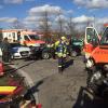 In den schweren Unfall mit mehreren Verletzten auf der B 300 bei Augsburg waren ein Rettungswagen und zwei Autos verwickelt.