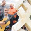 Im Atelier Olli Marschalls waren Musiker zu Gast: (von links) Constanze Friedrich, Olli Marschall, Gerhard Siegel sowie an der Gitarre Holger Marschall. 