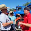 Die Oldtimer-Community traf sich mit ihren Lkw-Klassikern auf dem Gelände von Michael Kleinert (rechts).