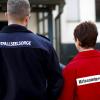 Die Teams von Notfallseelsorge und Krisenintervention im Landkreis Dillingen suchen Unterstützung.  	