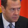 Sieht schwarz für das russisch-amerikanische Verhältnis: Ministerpräsident Dmitri Medwedew. 	 	„Die Sanktionen sind als  Gesetz festgeschrieben und werden jahrzehntelang wirken, wenn nicht ein Wunder geschieht.“