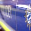 Die Polizei in Augsburg ermittelt wegen einer Sachbeschädigung im Stadtteil Hochfeld.