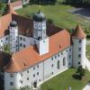 Das Schloss Höchstädt von oben: Es ist mit seinen vier Türmen ein wahrer Hingucker. Seit 2002 ist es offiziell für Besucher geöffnet, seither ist Anton Wiedemann dort als Kastellan tätig. Zum 1. Juni geht er nun in den Ruhestand.  	