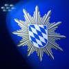 Die Polizei sucht nach bislang Unbekannten, die in der Nähe von Scheppach eine Holzhütte beschädigt und dort ihr Unwesen getrieben haben. 