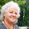Die Beurerin Maria Störk mit ihren beiden Büchern „Ein Jahr hat viele Gedichte“ und „Ein Jahr hat viele Geschichten“. 