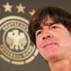 Bundestrainer Joachim Löw trifft mit seinem Team auf England und Frankreich.