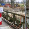 Bauarbeiten an der Schmutterbrücke an der Gailenbacher Mühle. Nun wird die Fußgängerbrücke einen Tag lang gesperrt. 