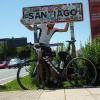 Am Ziel. Christian Hammel aus Edelstetten hat in 17 Tagen rund 2500 Kilometer auf dem Rad zurückgelegt und die nordspanische Stadt Santiago de Compostela erreicht. 