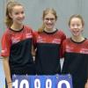 Das zweite Aichacher Mädchenteam zeigte beim Heimspiel gegen den TSV Herbertshofen IV ein tolles Spiel siegte mit 10:0: (von links) Leonie Bergmüller, Annika Koppold und Julia Meßner.  	Foto: Sandra Brugger