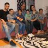 Die syrische Familie heute in ihrem Zuhause in Neuburg (von links): Mohamad Essa, Mohamad, Roshan, Hossam Alhaj Hasan, Hani, Rasha Essa und Taem. 2015 kamen sie gemeinsam nach Deutschland. 	