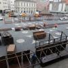 Auf dem Rathausplatz lief diese Woche der Aufbau der Buden für den Christkindlesmarkt. 