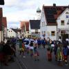 Das Ende der fünften Jahreszeit bildet im Landkreis Günzburg der Gaudiwurm im Altort Jettingen. Ausgelassen feierten die Narren bei bestem Wetter den Saison-Endspurt.