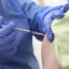 Der Landkreis Aichach-Friedberg steht in der Kritik, nachdem die Verantwortlichen auf Sonder-Impfaktionen mit AstraZeneca verzichtet haben.