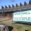 Die Stauferhalle wird normalerweise als Sporthalle genutzt. Nun soll die Sporthalle im Stauferpark für Geflüchtete aus der Ukraine als Notunterkunft dienen.