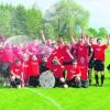 Feiern wie die Bayern: Der SV Greimeltshofen holte beim 2:2 in Mittelneufnach den letzten entscheidenden Punkt, der noch zur Meisterschaft in der Kreisklasse Mindelheim gefehlt hatte. Foto: Erich Wörishofer