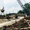 Es war die größte Katastrophe der Nachkriegszeit in Augsburg: An Pfingsten 1999 überflutete ein Hochwasser Teile der Stadt und der Region. Die dramatischen Bilder.