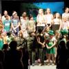 Schüler des Albertus-Gymnasiums führten gemeinsam mit Kindern der Carolina-Frieß-Grundschule Lauingen ein Musical im Theaterkeller auf.