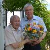 Dritter Bürgermeister Wolfgang Ostermann gratuliert zu Josef Bauers 90. Geburtstag.  	