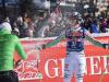 Thomas Dreßen wird in Kitzbühel nach seiner letzten Abfahrt im Ziel gefeiert.