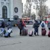 Auch in Odessa zu sehen, die versuchen, am Bahnhof einen Zug raus aus der Stadt zu erwischen.