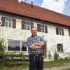 Der Schmittenbauerhof soll erhalten bleiben, sagt Andreas Keller, Vorsitzender des Dorfvereins Alt-Kaufering. Im Moment ist allerdings der Verkauf an einen Investor geplant. 