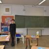 Kerschensteiner Schule in Augsburg Hochfeld: Grundschullehrerin Cornelia Fink freut sich, ihre dritte Klasse am Montag wieder zu sehen