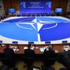 Am großen Tisch im US State Department sind die Außenminister der Nato-Staaten versammelt. Zum 70. Geburtstag des Bündnisses überwiegen die Misstöne. Vor allem Deutschland steht in der Kritik. 