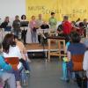Dicht mit Besuchern gefüllt war die Aula der Grundschule beim Konzert zum Tag der offenen Musikschultüre. 
