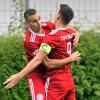 Buchs Markus Bolkart (links) und Manuel Schrapp freuen sich über das 1:0 ihrer Mannschaft. 	