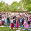 Zur Melodie von "Die Hände zum Himmel" sangen die Kinder vom katholischen Kindergarten in Geltendorf das speziell für die 50-Jahr-Feier getextete Jubiläumslied.